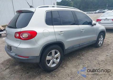2010 Volkswagen Tiguan Wolfsburg Edition from USA, damaged, VIN WVGAV7AX3AW523825